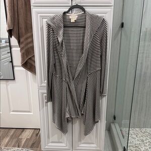 Max Studio Weekend Navy and White Knit Top